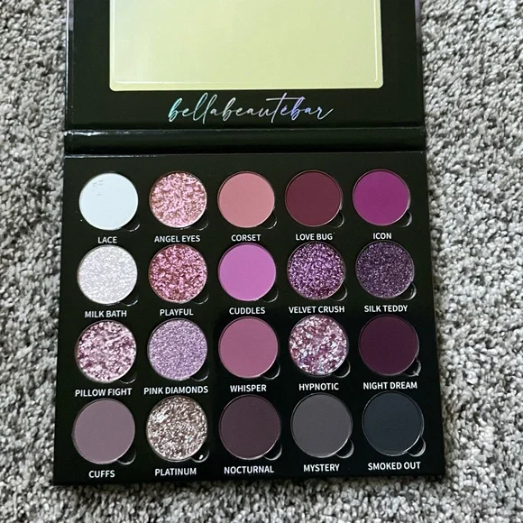Bella Beaute Bar Smokey Glam Magnetic Eyeshadow Palette